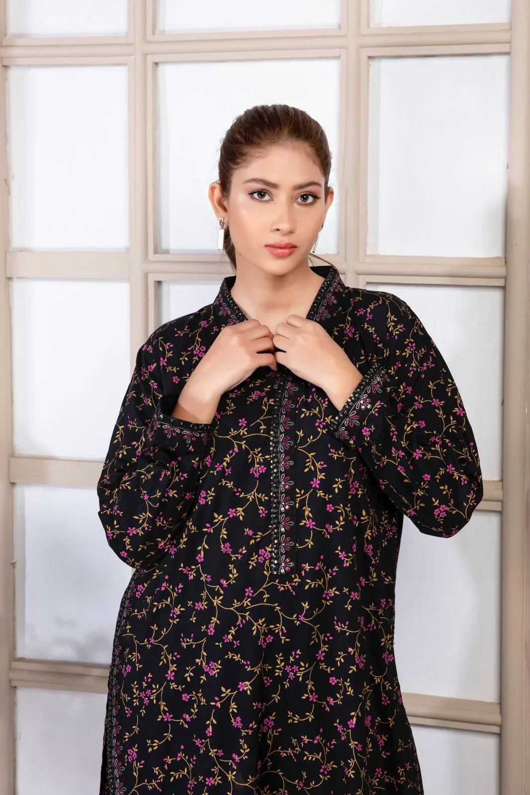 Black Rose Stitched 2pc