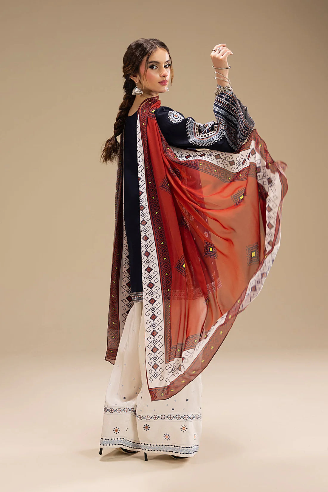 Velora 3pc embriodery