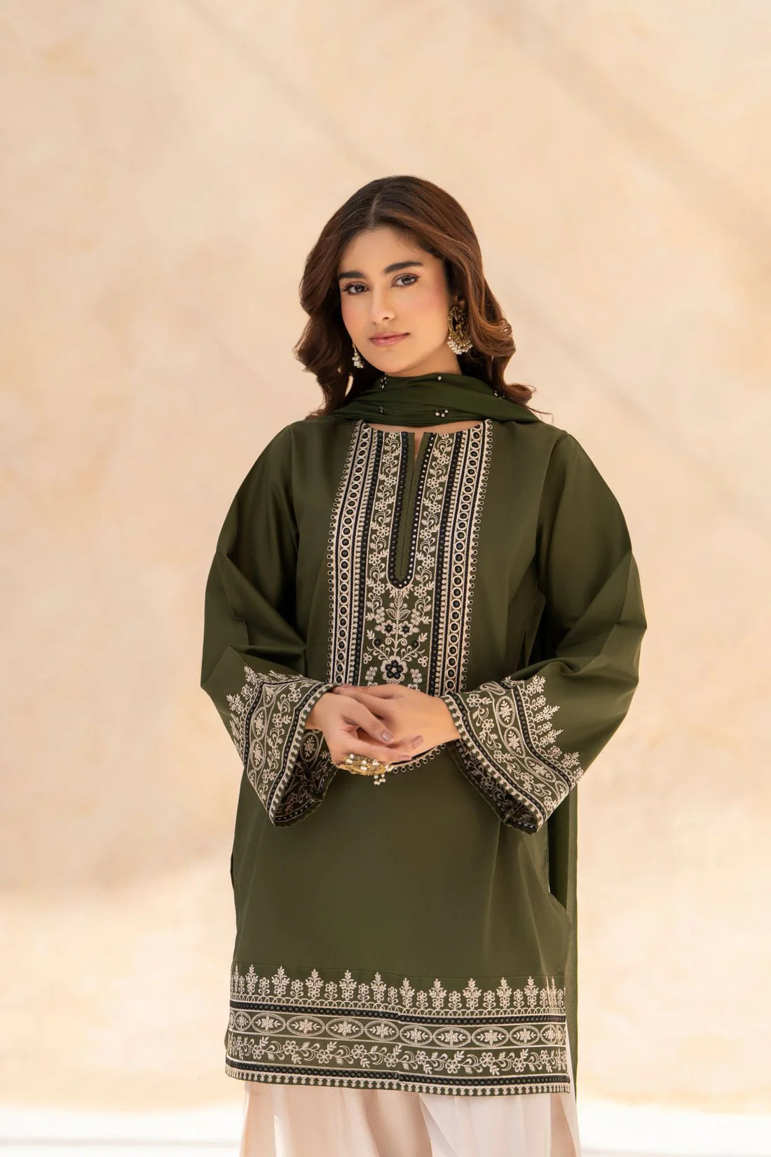 Hoorain 3 piece EMBROIDRED