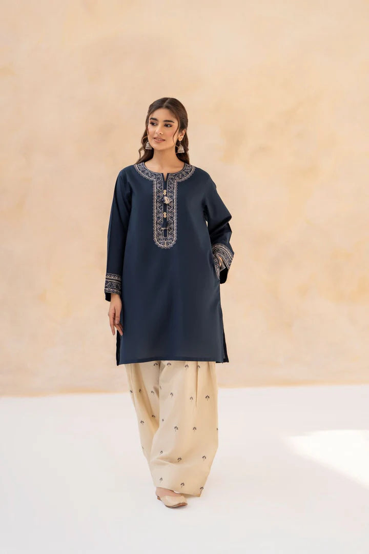 Saphira 2 piece embriodery