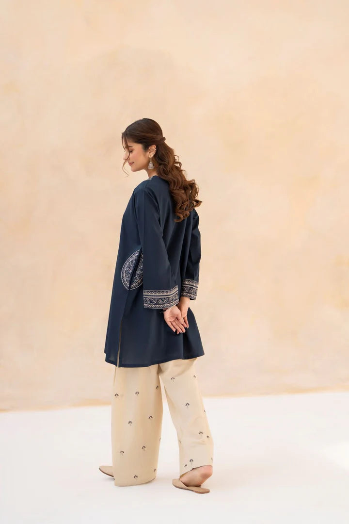 Saphira 2 piece embriodery