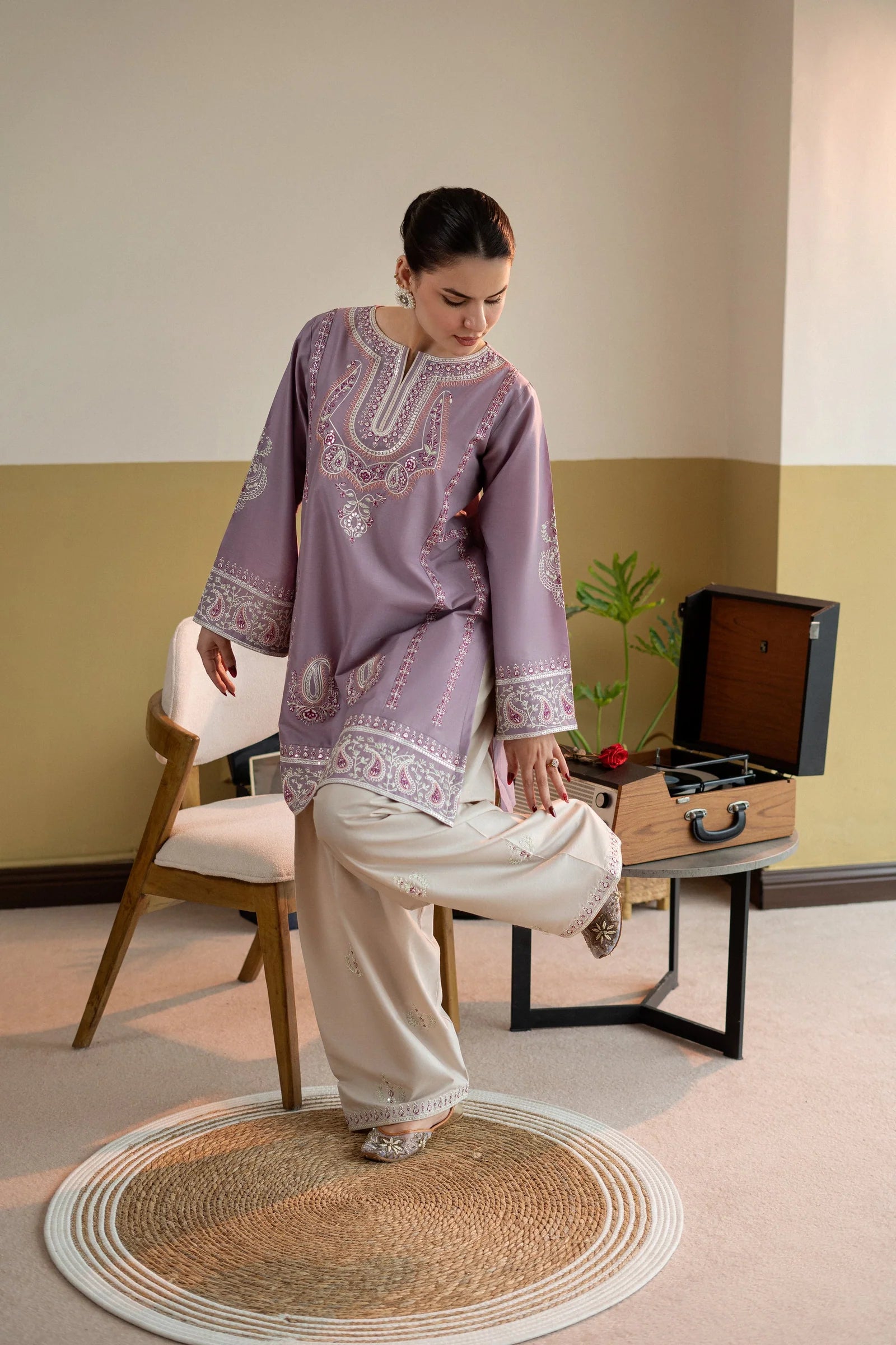 SAJAL 2PC.