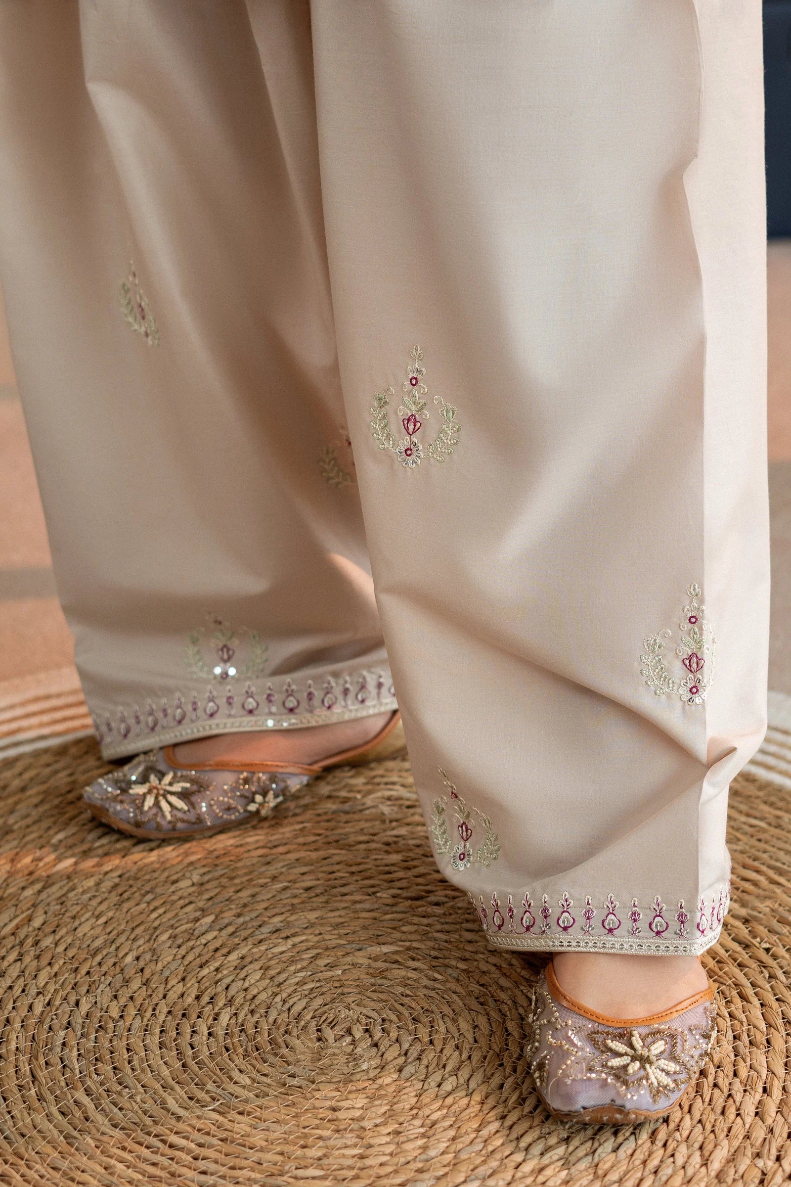 SAJAL 2PC.