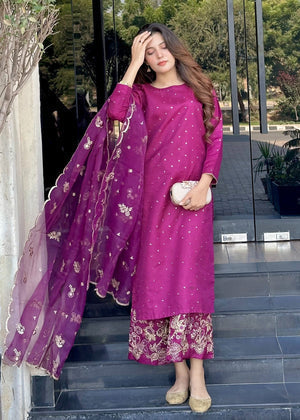 Gulbahar – Magenta Grace 3PCs