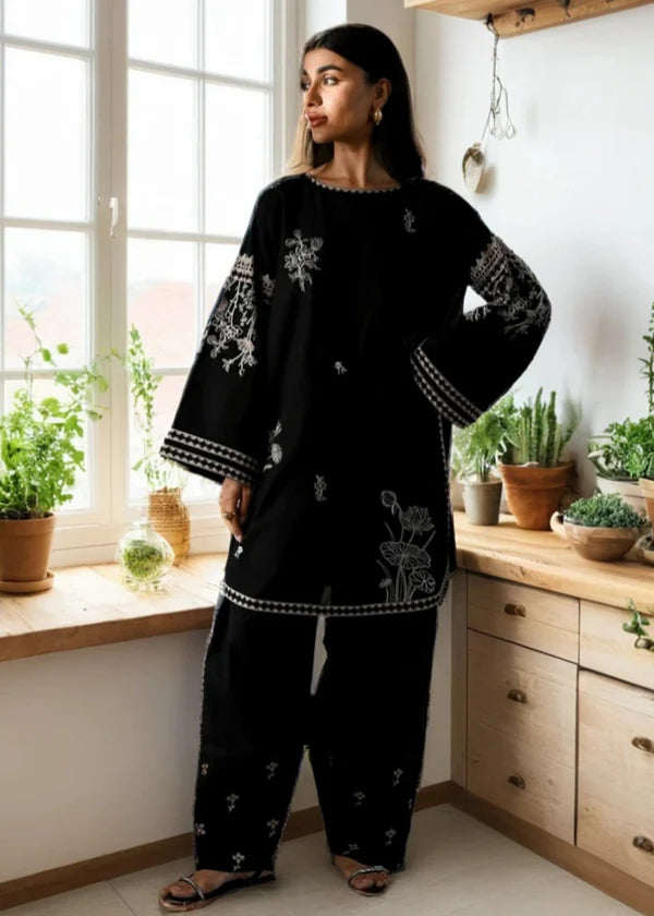 Black Mirhal Fashion